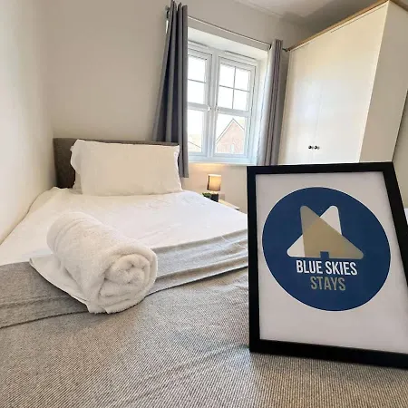 Coral House By Blue Skies Holiday home Thornaby on Tees