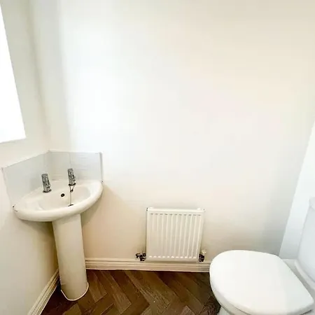 Coral House By Blue Skies 펜션